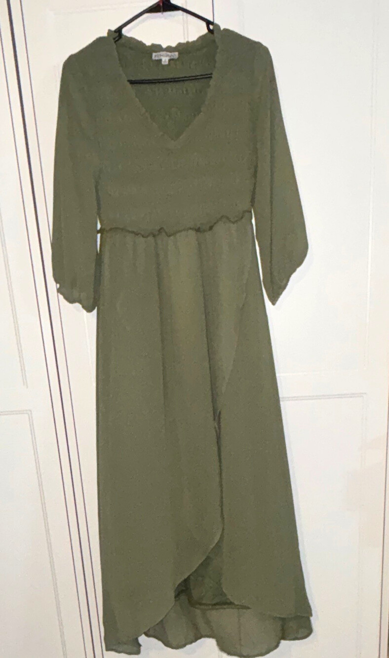 FEHRNVI Women's Green Solid Smocked V-Neck A-Line Maxi Dress 3/4 Sleeve M